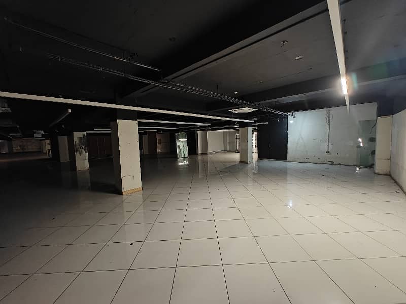 6000SQFT 1ST FLOOR STRAIGHT HALL FOR RENT 8