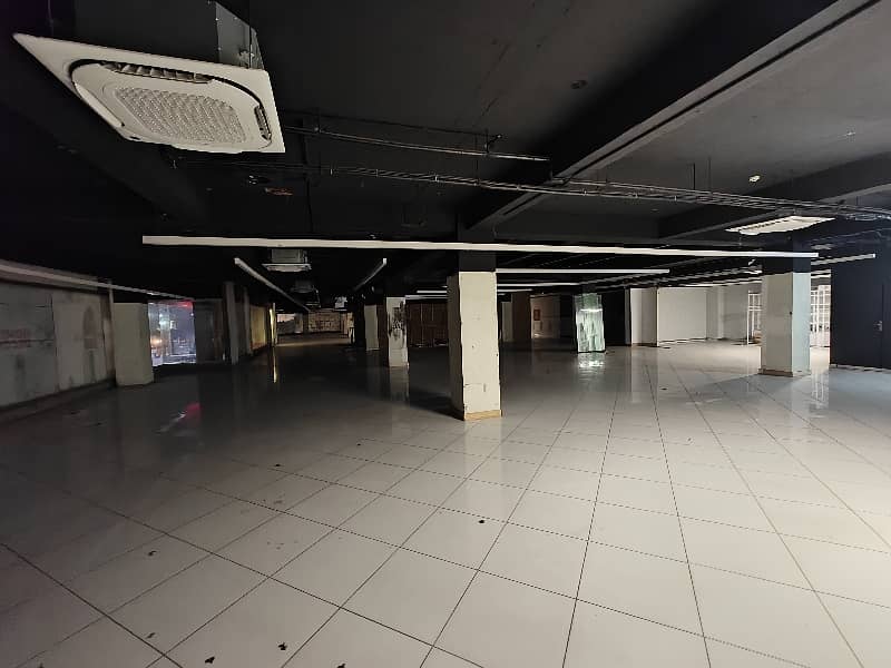 6000SQFT 1ST FLOOR STRAIGHT HALL FOR RENT 10