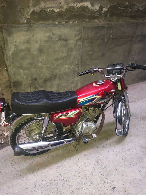 Honda 125 for sale new condition 7