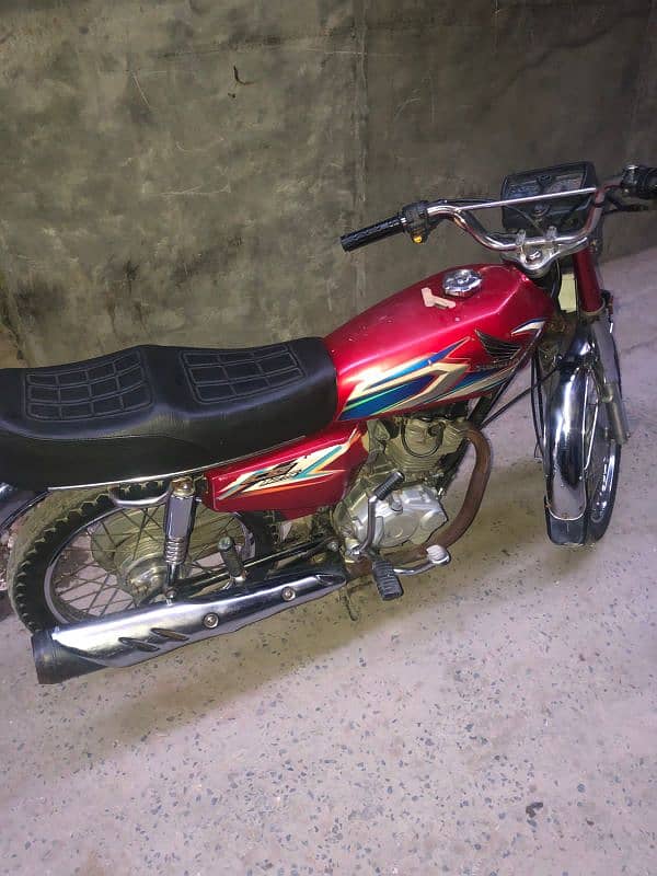 Honda 125 for sale new condition 8