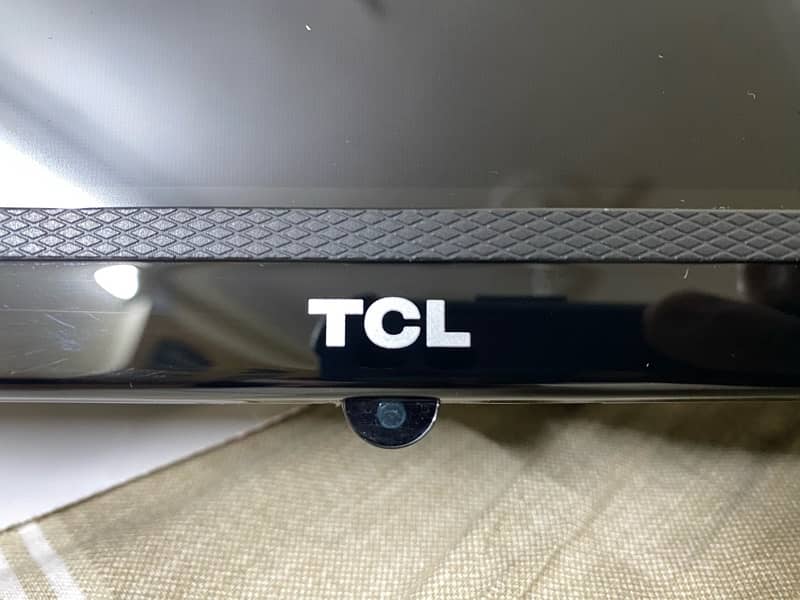 TCL 32” Standard Full HD LED, Almost New 4