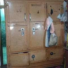 urgent sale almari 3 door