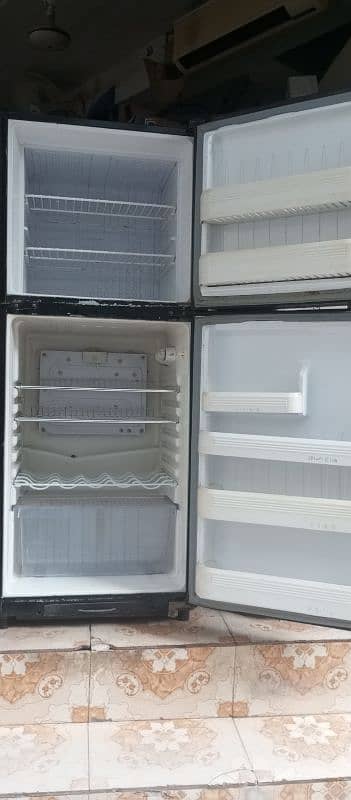 Orient fridge medium size for sale urgent 2