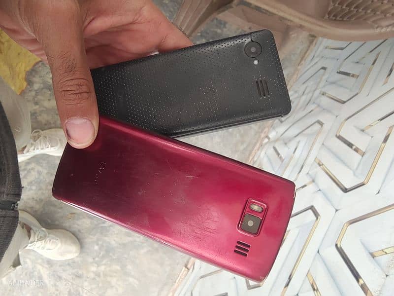 qmobile and etachi phone 1