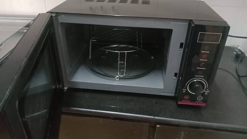 Haier Microwave Oven with Box 3