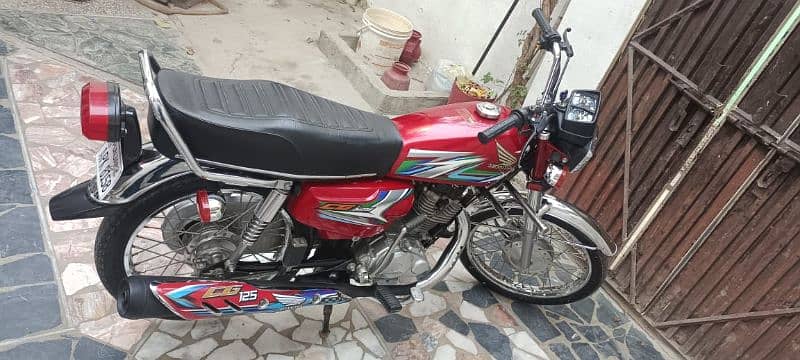 23 model 125 kickstart urgent sell 3