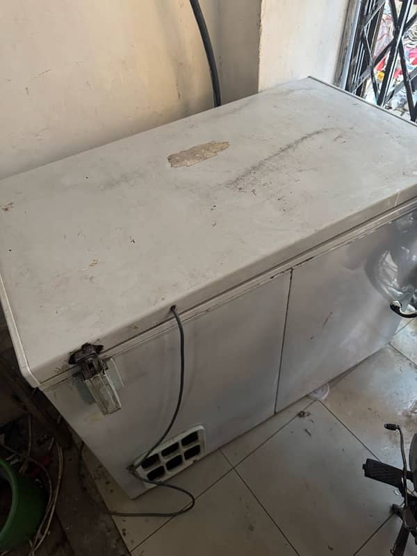 Dawlance deep freezer for sale 1