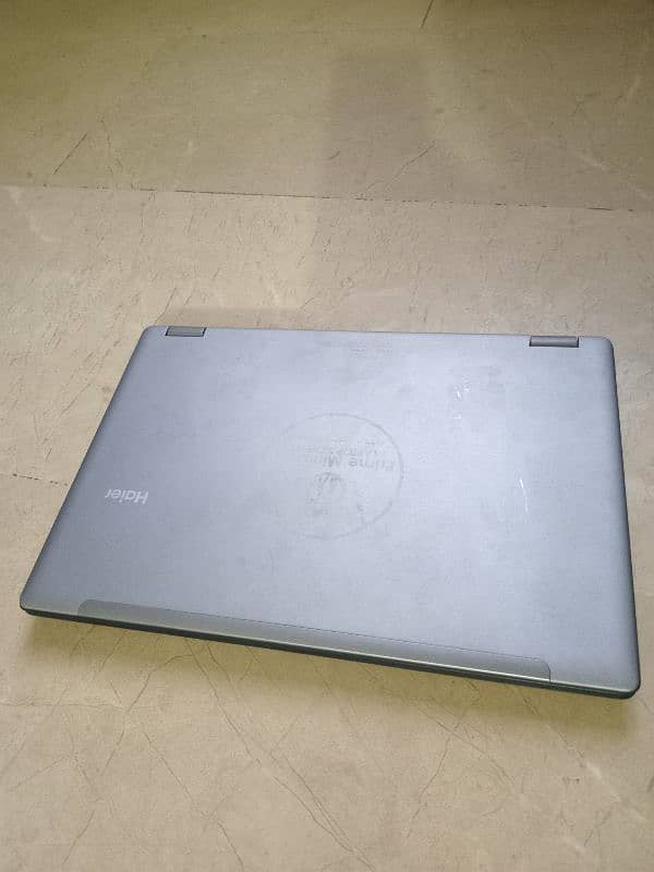 haier y11c laptop with charger and stylus 1