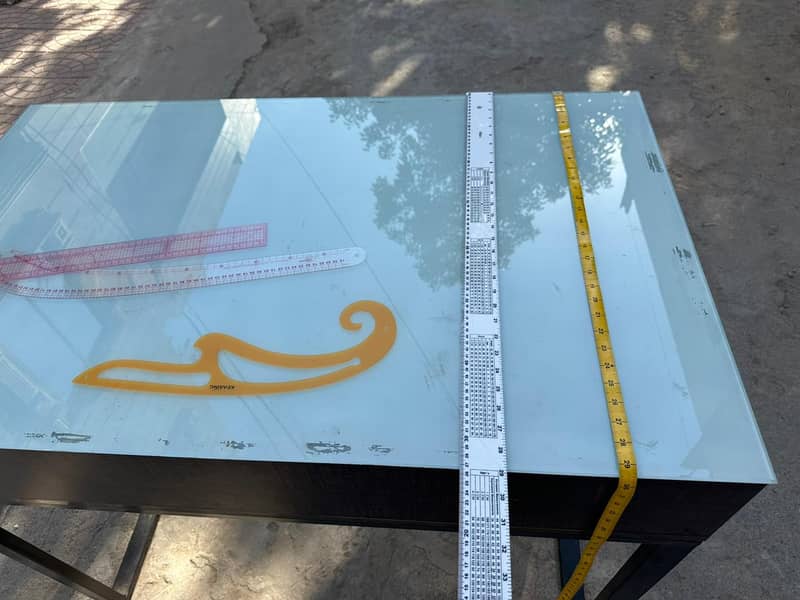 Drafting Table for a Designer / Professional Tracing Table 6