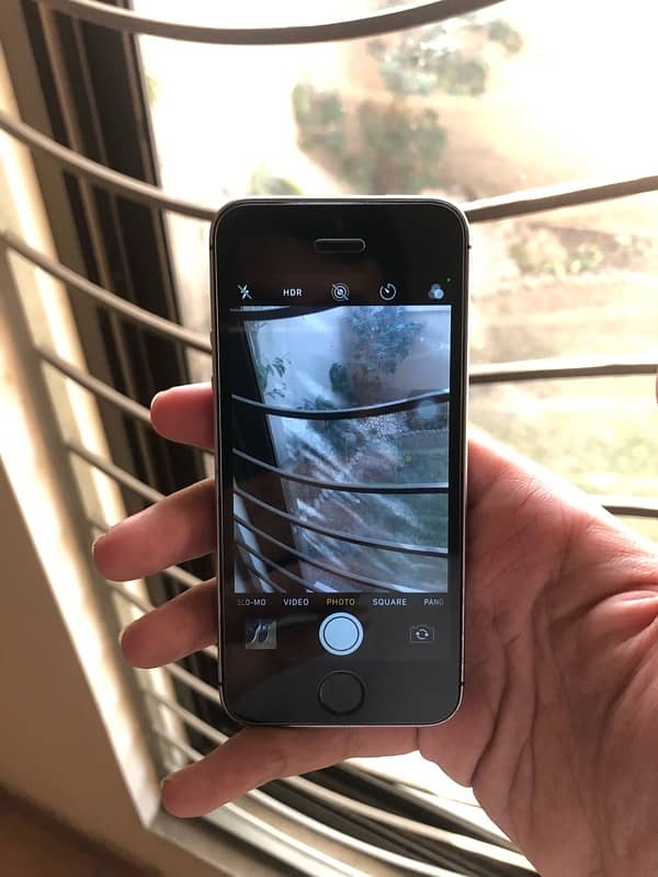 iPhone SE 2016 32GB NON PTA for Sale in Lahore 2