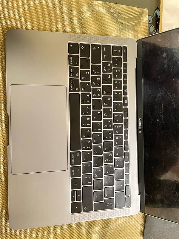 MACBOOK PRO 2017 256GB 8GB RAM 2