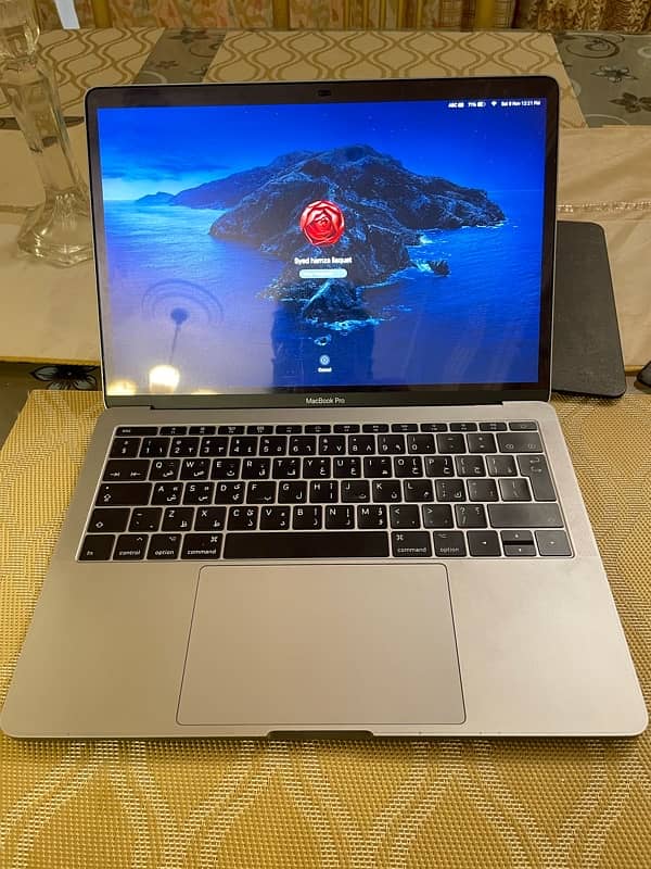 MACBOOK PRO 2017 256GB 8GB RAM 3