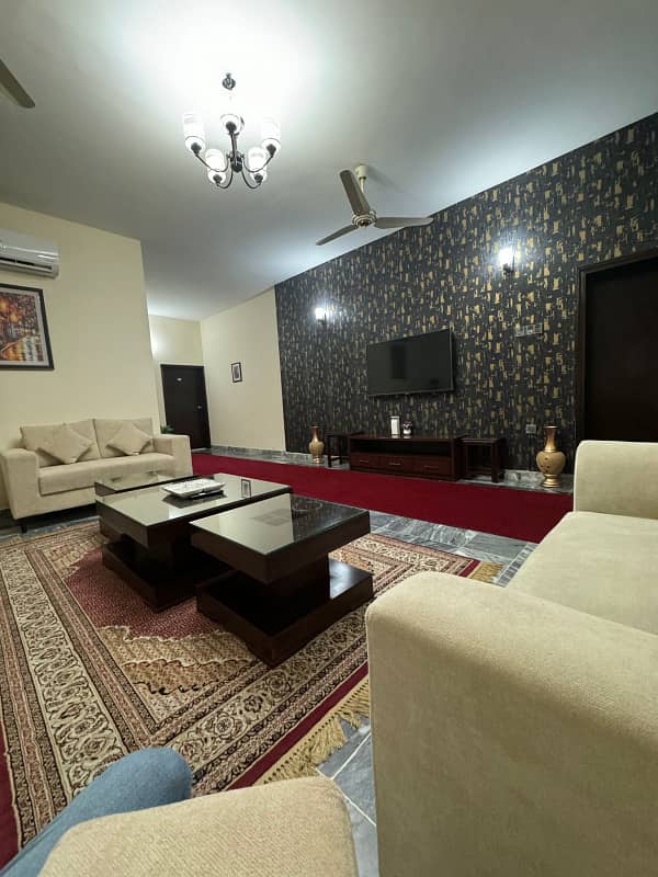 Fully furnished Room available for ladies 4