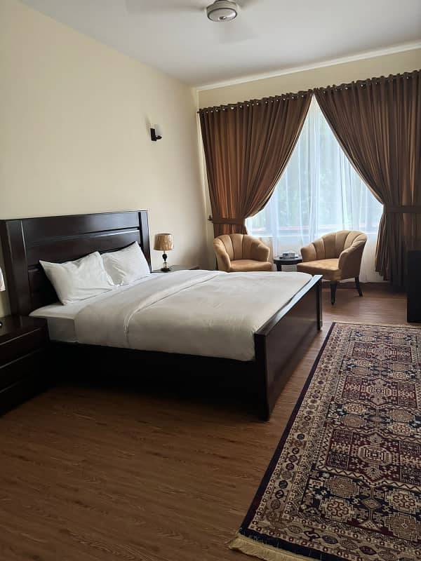 Fully furnished Room available for ladies 6