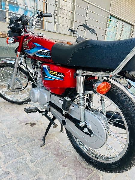 Fresh VIP condition Honda bike for sale 4