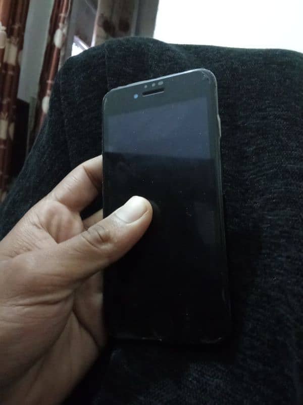 iphone 7. . . . 32 g PTA approved 8