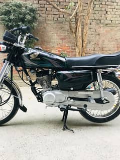 Honda 125   2023