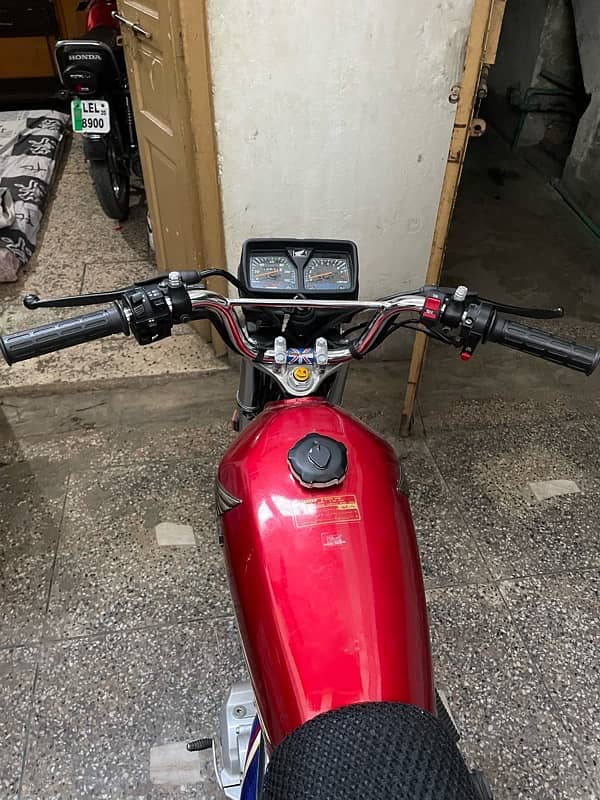 Honda CG 125 Special Edition 2024 6