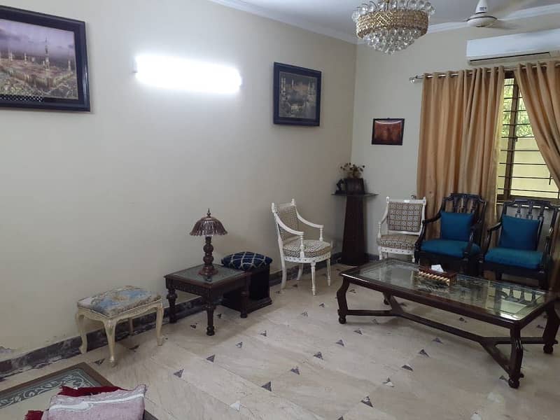 10 MARLA 3 BEDROOM HOUSE AVAILABLE FOR RENT 0