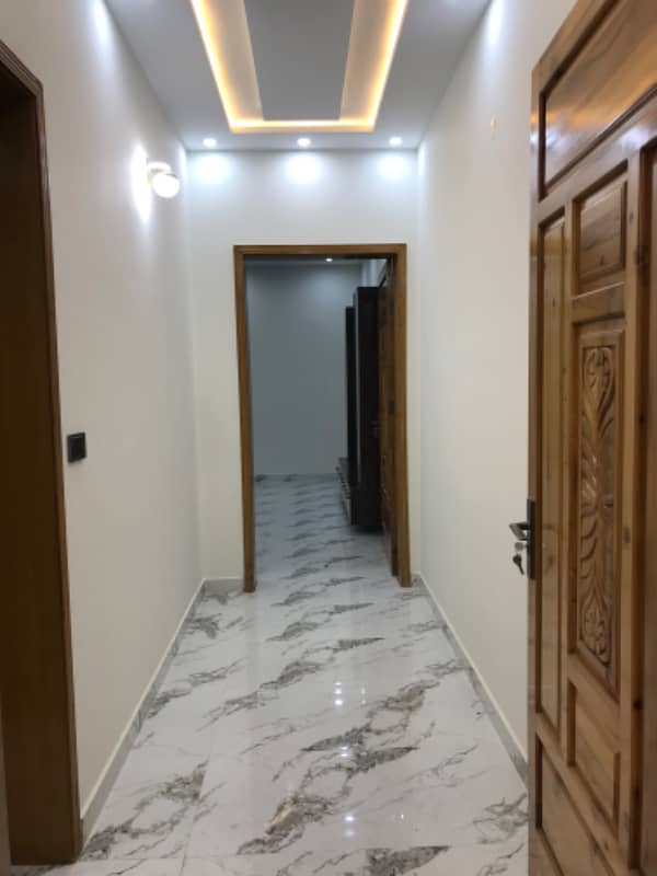 1 KANAL 3 BEDROOM UPPER PORTION AVAILABLE FOR RENT 1