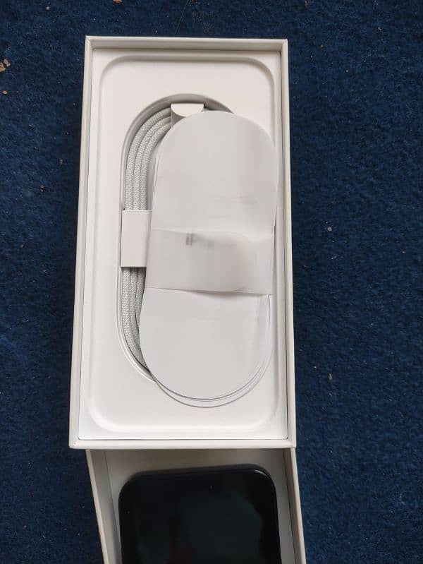 IPHONE 16 l PRO MAX l NEW CONDITION 3