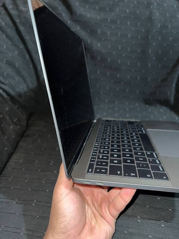 The MacBook Pro 2016 (15-inch) with 8GB RAM 5