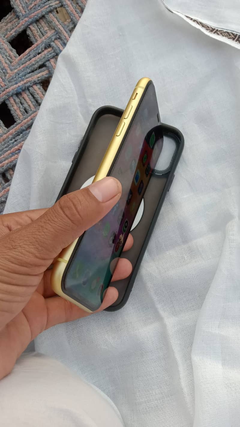 Iphone 11 PTA approved Yellow color 128gb 2