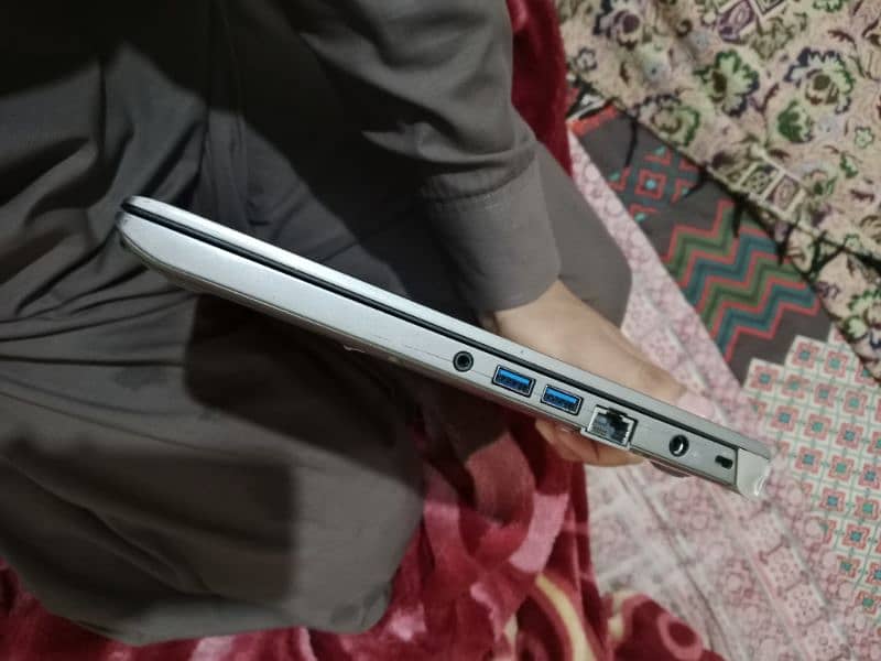 LAPTOP 1