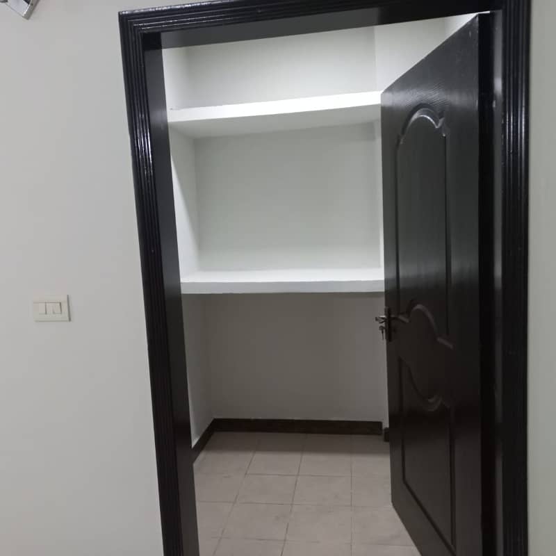 Don't miss out this beautiful apartment (For Rent) 9