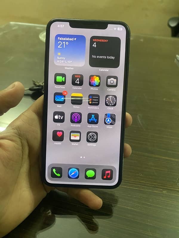 iphone  Xanax 64 gb factory unlock   eSIM  glitch 1