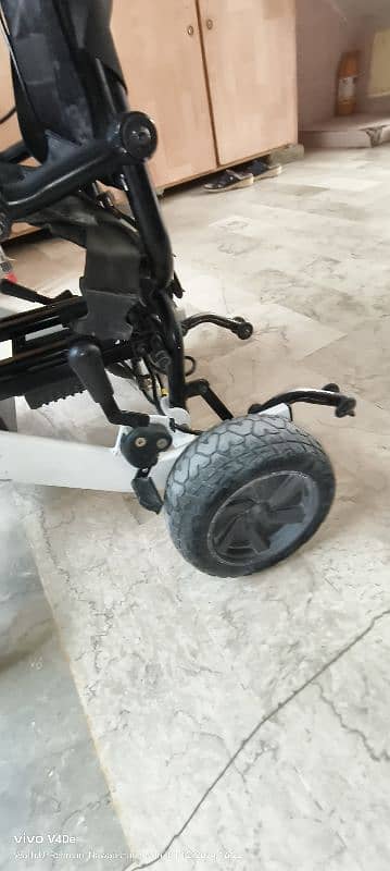 electric wheelchair 5