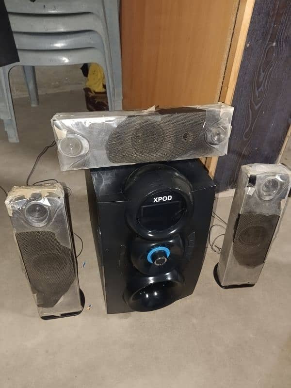 Xpod speakers 3and 1 4 pice 1