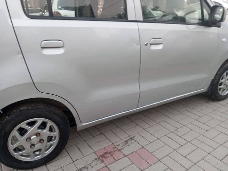 Suzuki Wagon R 2018 4