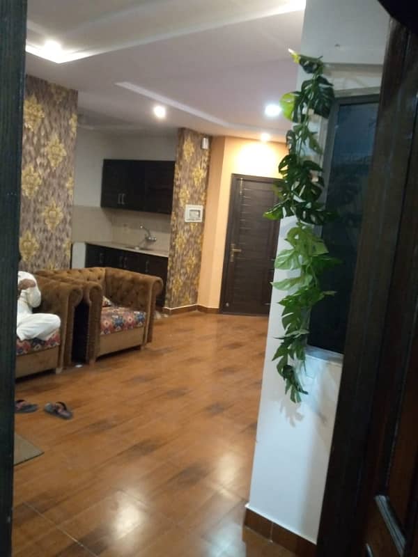 Two bedroom phr day Short Time flats available Bahria Twon 2