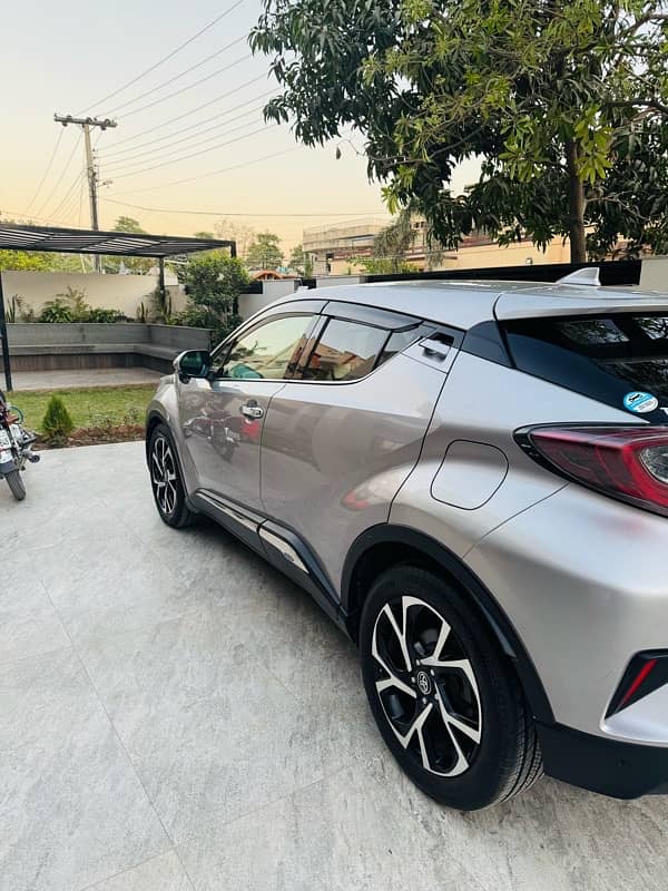 Toyota C-HR 2017 3