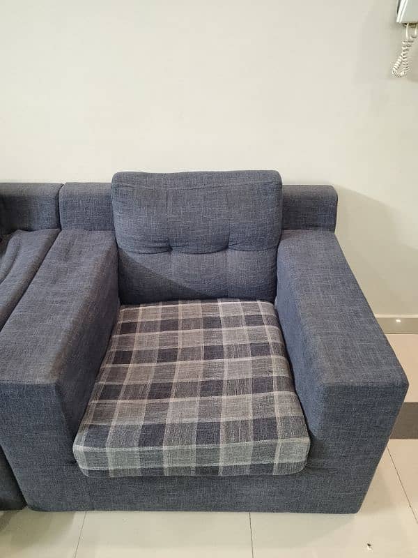 This Is 5 Seater Sofa Set 0