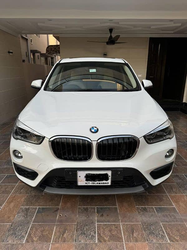 BMW X1 2017  s drive 18i panoramic roof 2