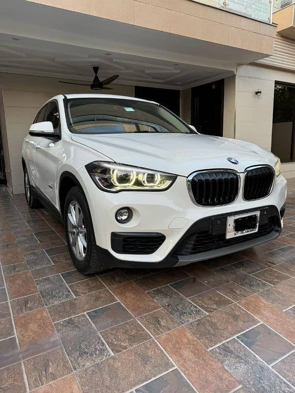 BMW X1 2017  s drive 18i panoramic roof 3