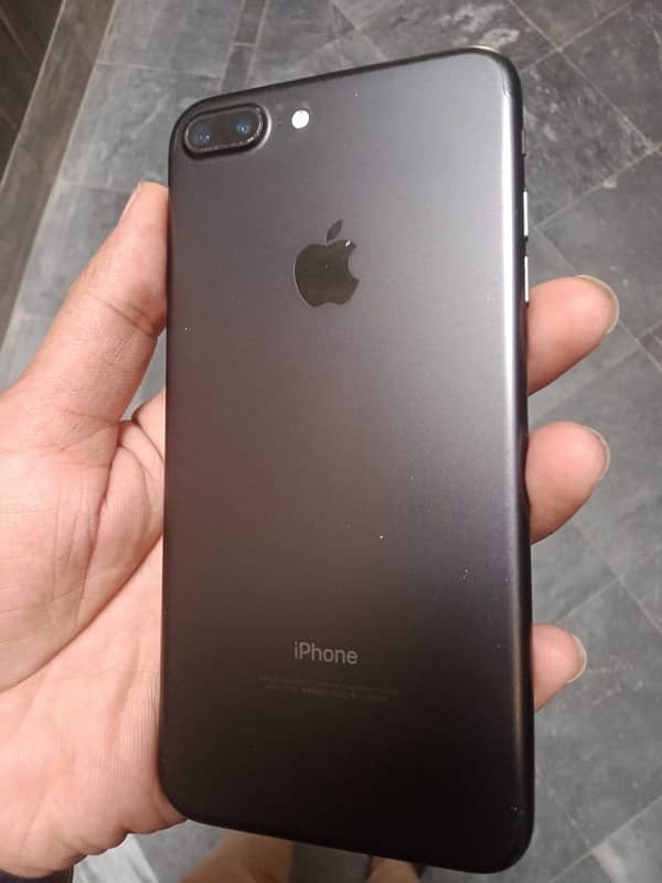 iphone 7plus 128gb pta approved 1