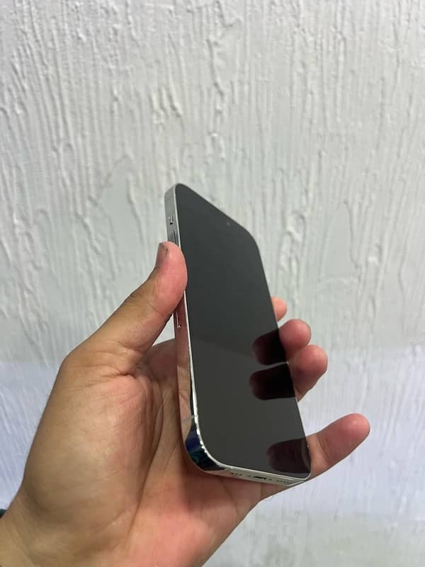 iphone 14 pro dual sim PTA 256gb                        11 12 13 15 16 2