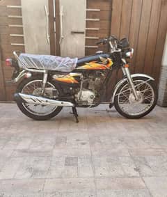 Honda CG 125 for sale. 03259930677 only WhatsApp on