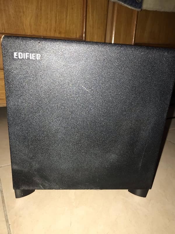 edifer speaker and woffer 4