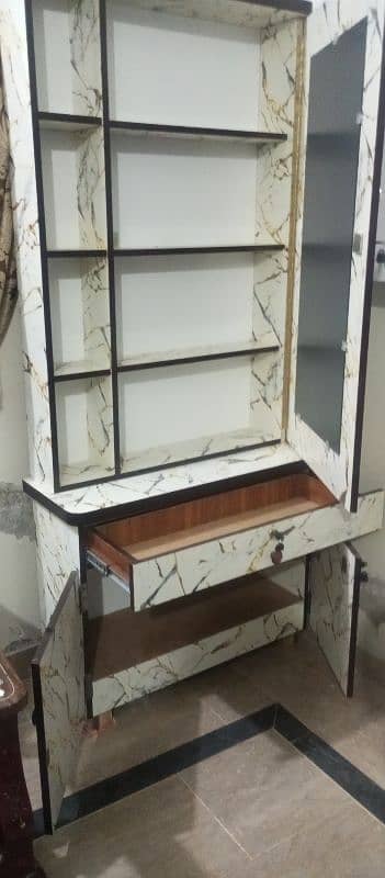 New Dressing Table water Profe wood use new condition not use 4