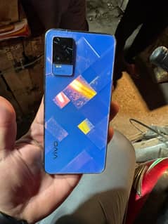 Vivo v21e 8 / 128 with box and charger