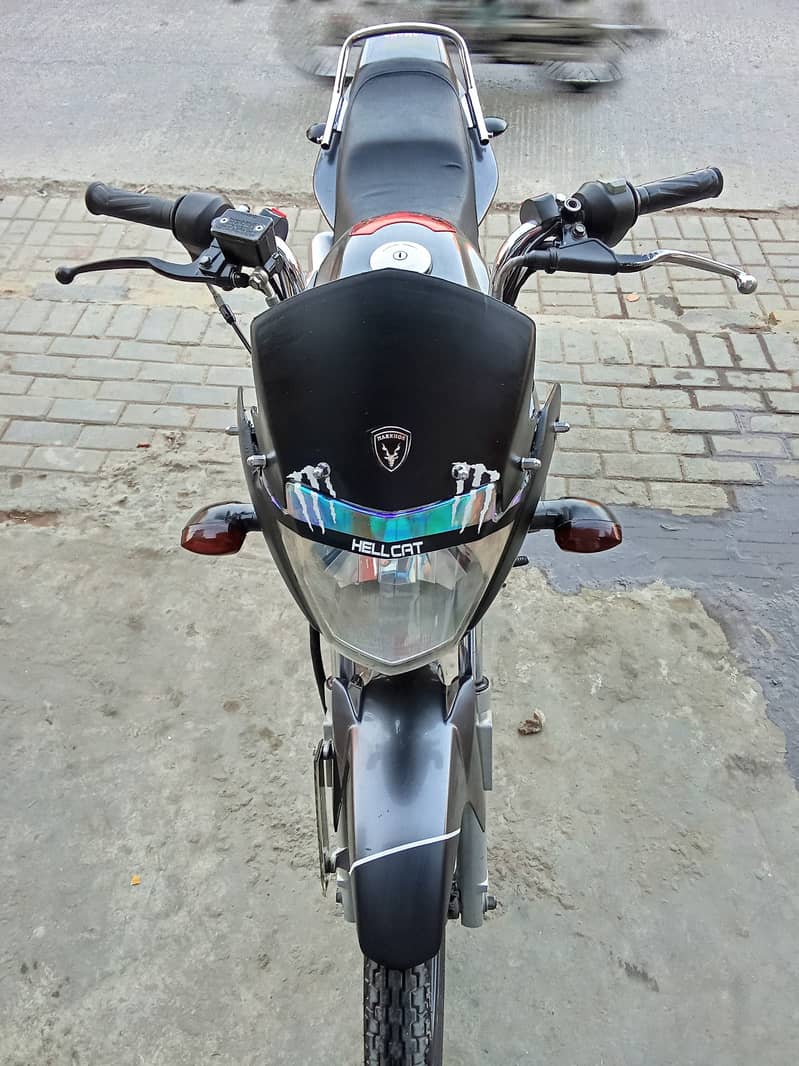 YBR 125  2015 Model Gray 3