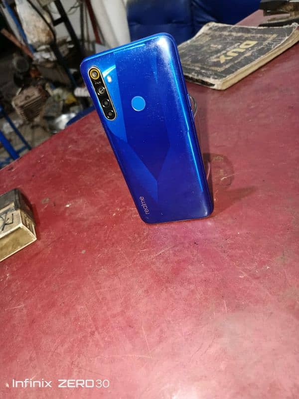 realme 5 4/64 0