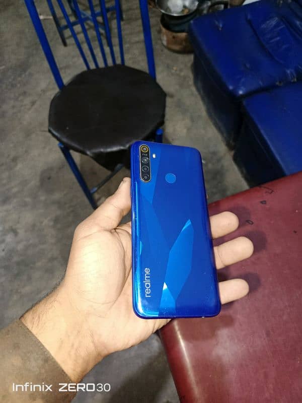 realme 5 4/64 7