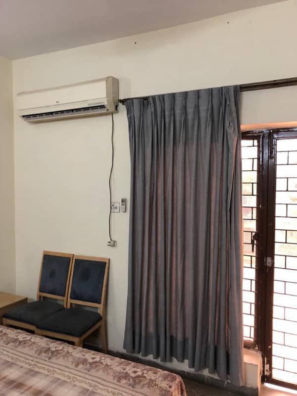 1 Bed Available In 1 Kanal House For Girls Only In CC Block Phase 4 DHA Lahore 4