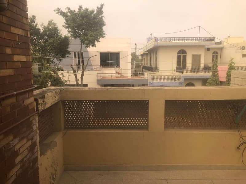 1 Bed Available In 1 Kanal House For Girls Only In CC Block Phase 4 DHA Lahore 6