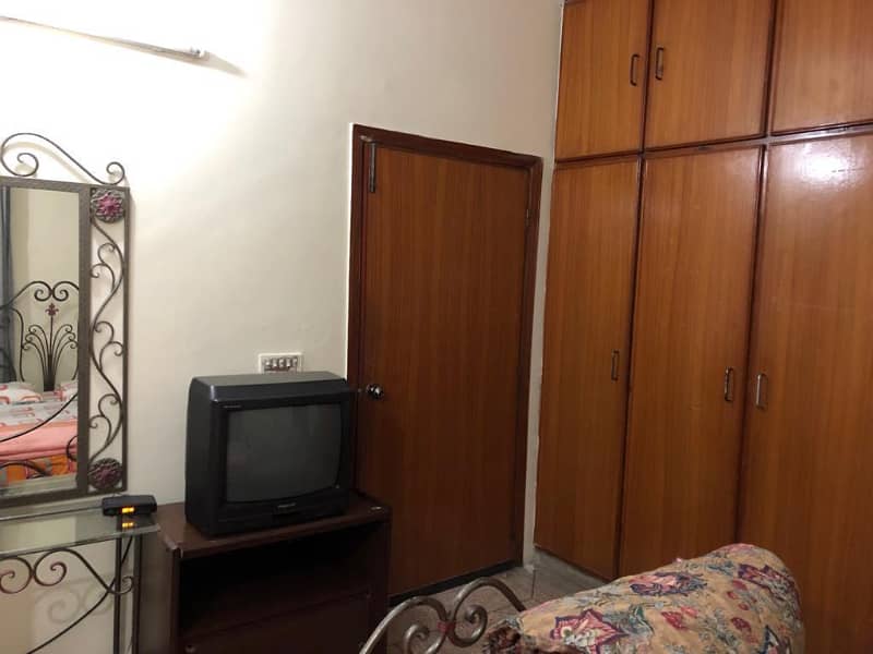 1 Bed Available In 1 Kanal House For Girls Only In CC Block Phase 4 DHA Lahore 20